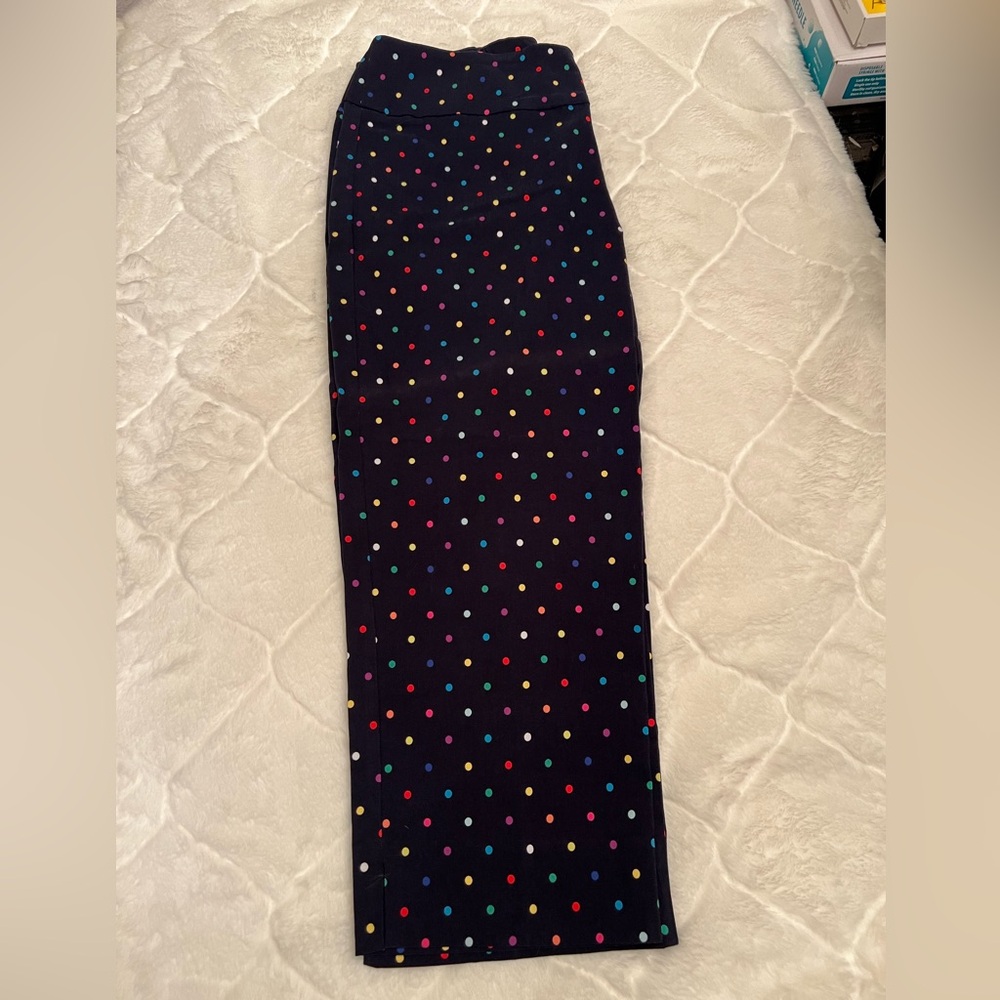 Zac & Rachel navy polka dot capris! NWOT, tried on only. Stretchy. Bottom slit.